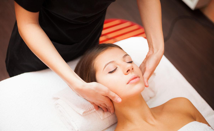 青岛按摩身体的特定部位可以起到养生的作用